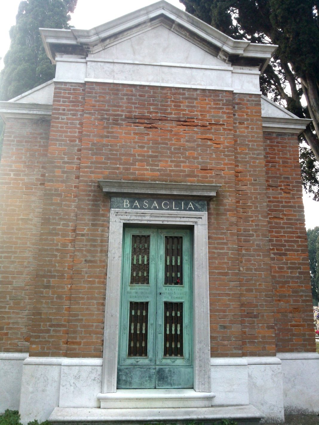 Franco%20Basaglia%27s%20tomb%202%20.jpg